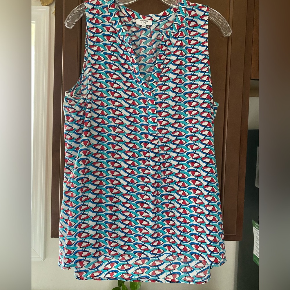 Crown and Ivy Rayon sleeveless blouse—sz L